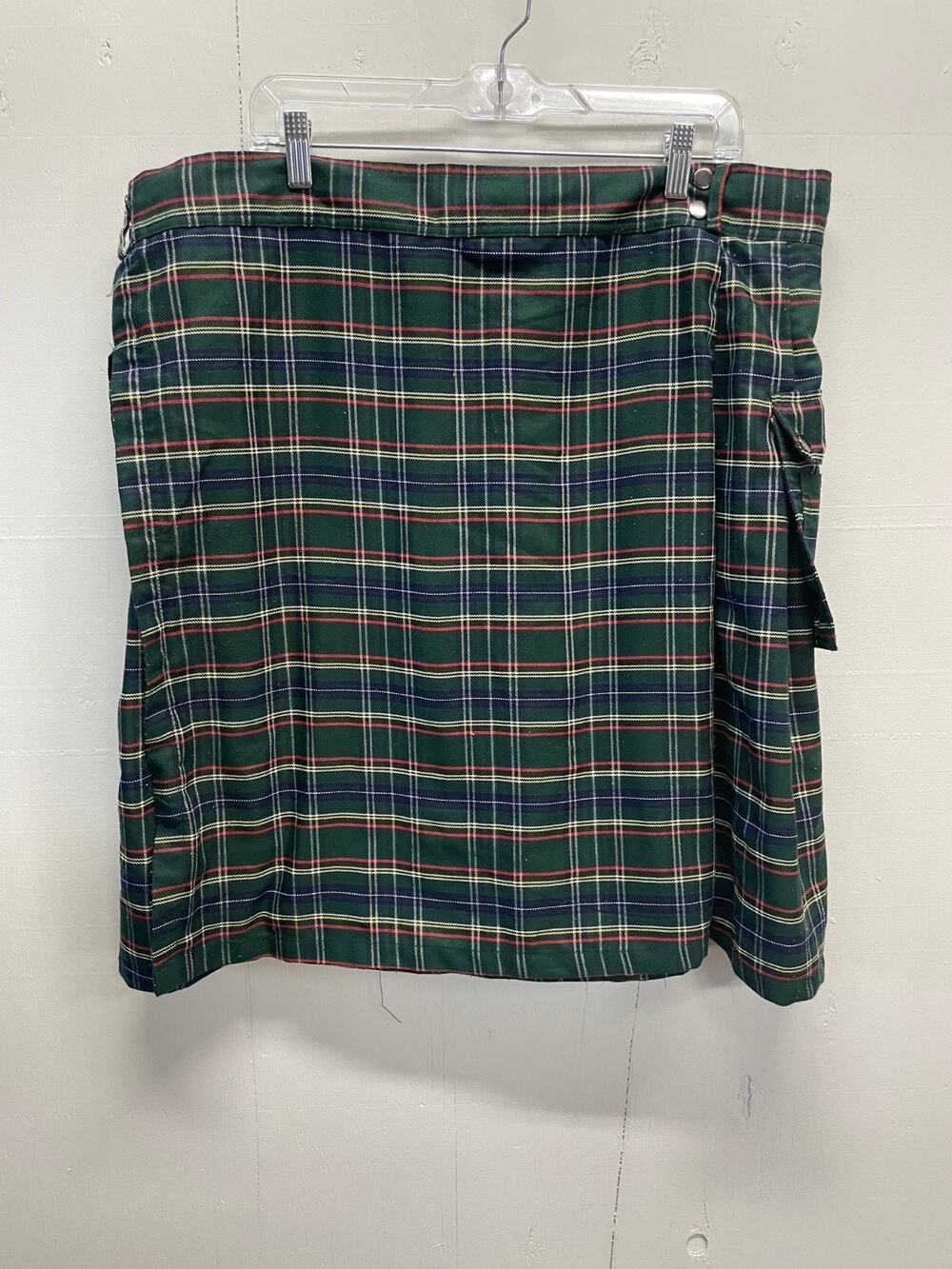 Scarlet Darkness Men's Kilt Size XL Green, Blue, Red Tartan Utility Kilt